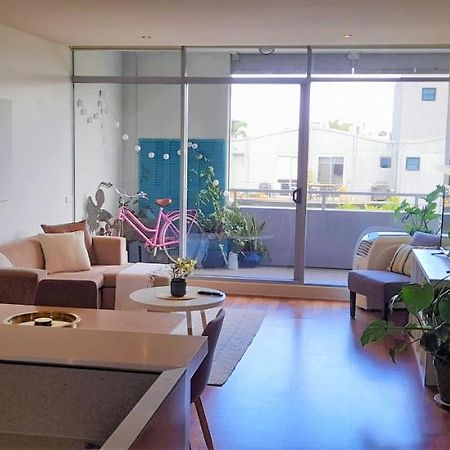 Beautiful Apartment 100Mts Near The Beach In Port Melbourne Buitenkant foto