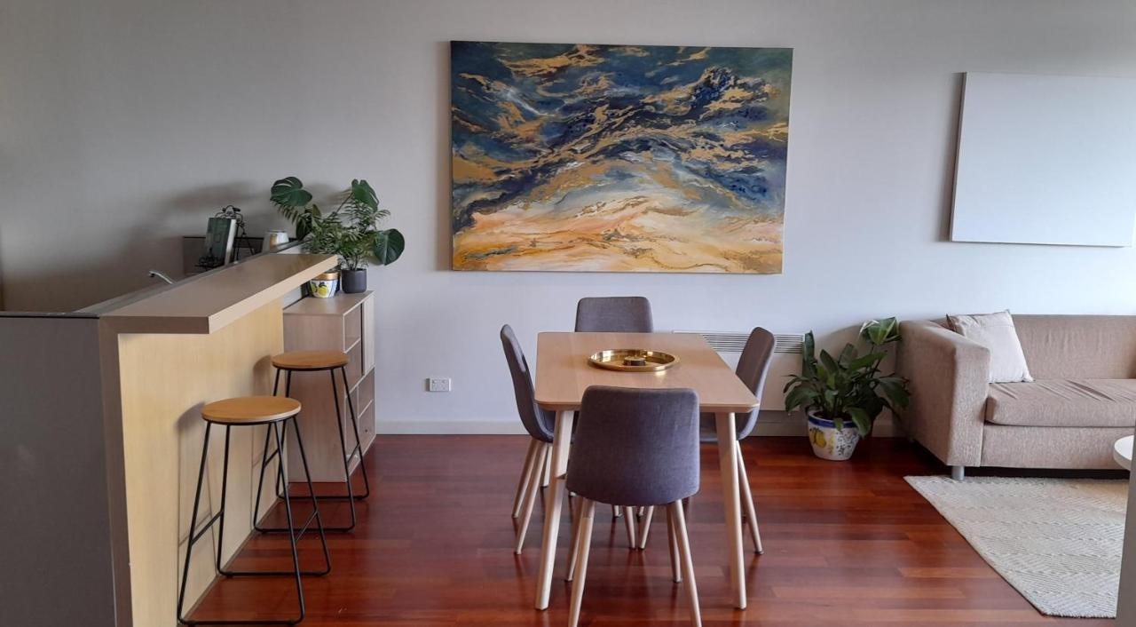 Beautiful Apartment 100Mts Near The Beach In Port Melbourne Buitenkant foto