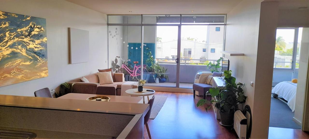 Beautiful Apartment 100Mts Near The Beach In Port Melbourne Buitenkant foto