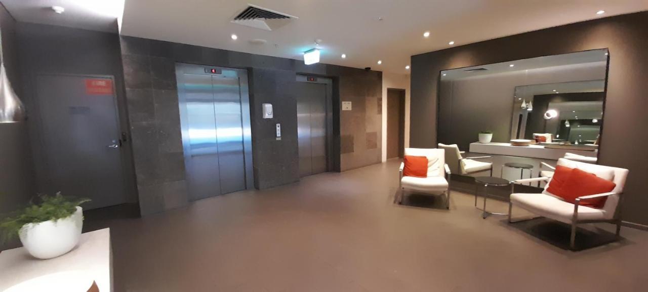 Beautiful Apartment 100Mts Near The Beach In Port Melbourne Buitenkant foto